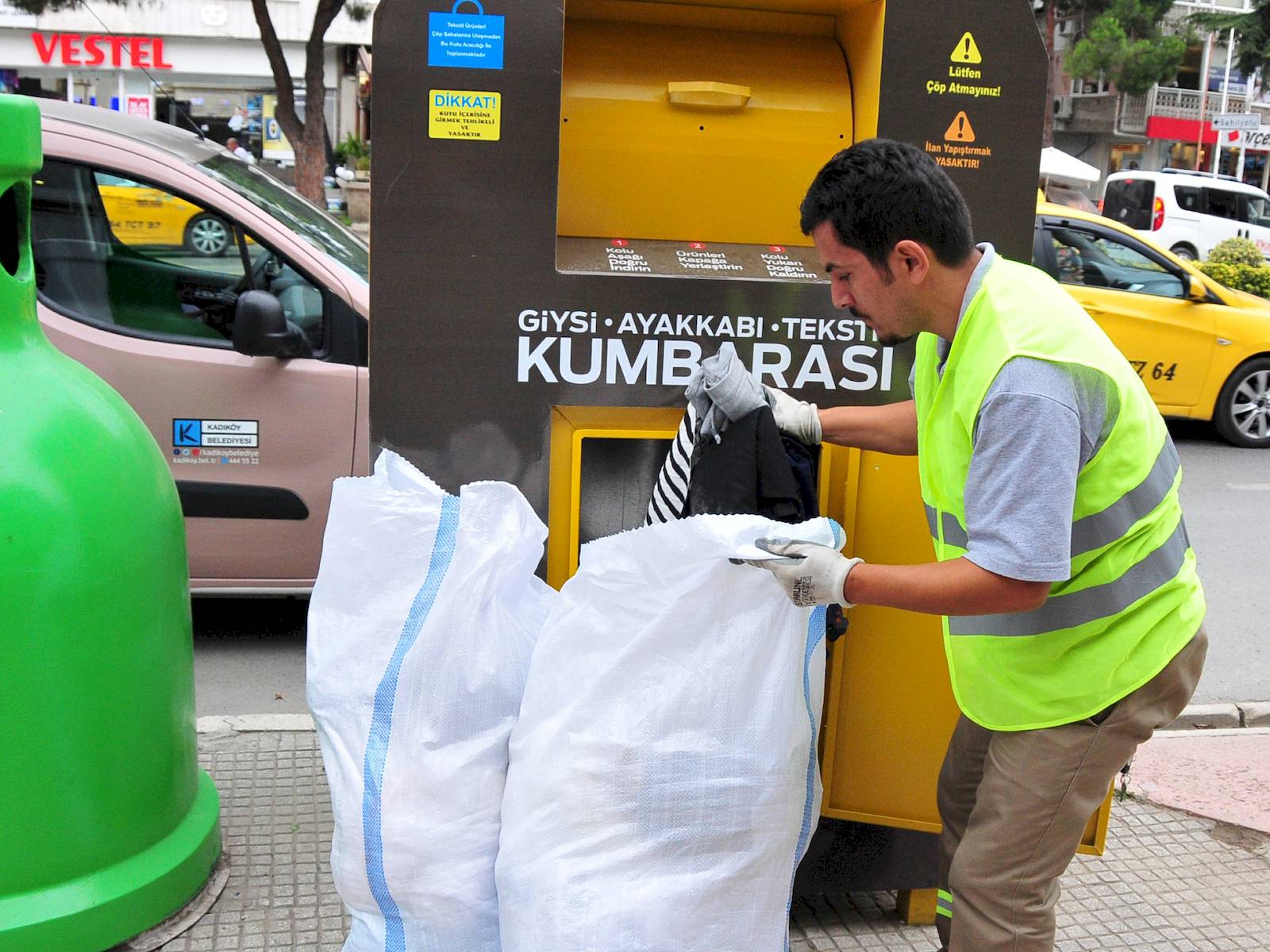 Kadıköy Giysi Kumbarası Noktaları görsel.