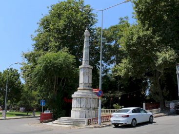 Kartal’daki Türk Devletleri Heykeli ne görsel.