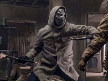 The Walking Dead’de maskeli adam görsel.