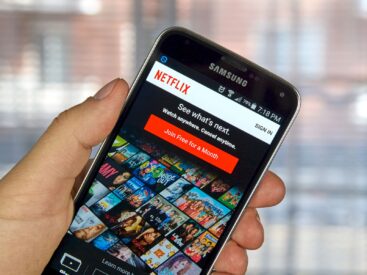 Netflix error codes and solutions image.