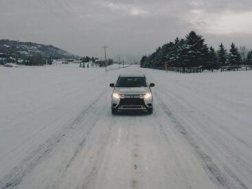 SUV için en iyi kış görsel.