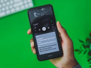 Spotify şarkı sözleri açma görsel.