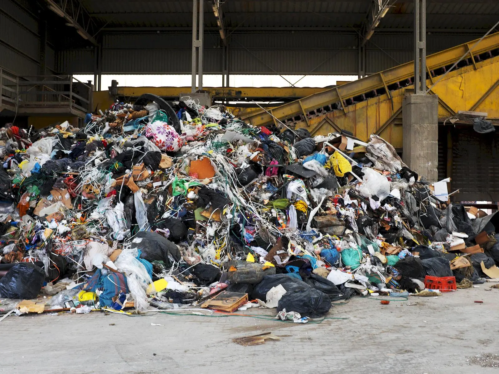 Geri dönüştürülemeyen maddeler nelerdir? görsel.