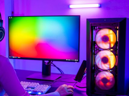 DisplayHDR ve HDR10 farkı görsel.