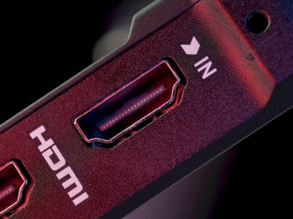 HDMI 2.1a ile HDMI 2.1 görsel.