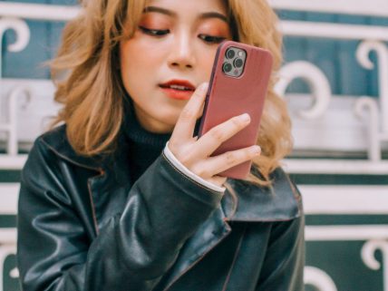 How to turn off iPhone image.