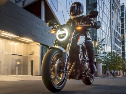 Honda CB650R motosiklet özellikleri ve görsel.