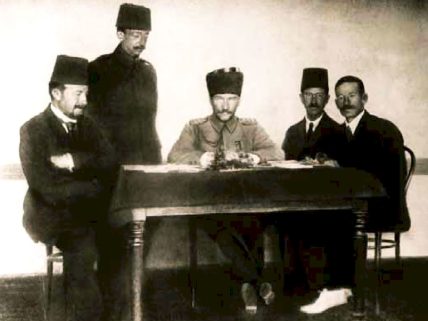 Atatürk’ün vatan bir bütündür bölünemez görsel.