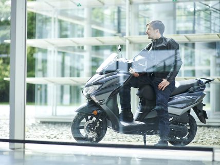 Suzuki Burgman Street 125EX motosiklet görsel.
