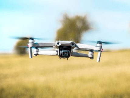 DJI Mavic Air 2 drone görsel.