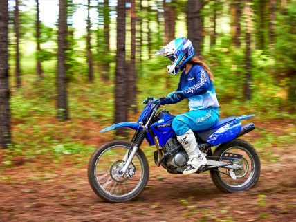 Yamaha TT-R125 motosiklet özellikleri ve görsel.