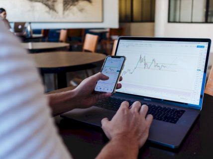 Best cryptocurrency exchanges and trading image.