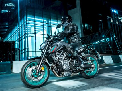 Yamaha MT-07 motosiklet özellikleri ve görsel.