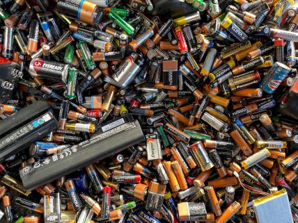 E-atık nedir? Elektrik atıklar hakkında görsel.