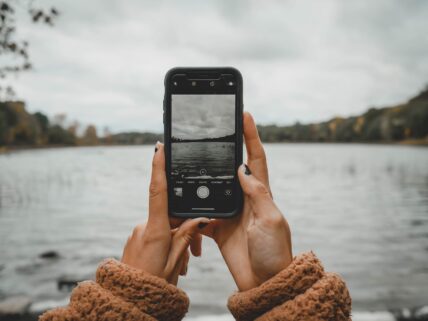 Best app to remove people image.