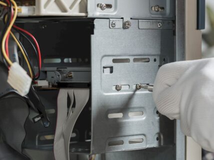 Bilgisayar kasası nasıl sökülür? görsel.